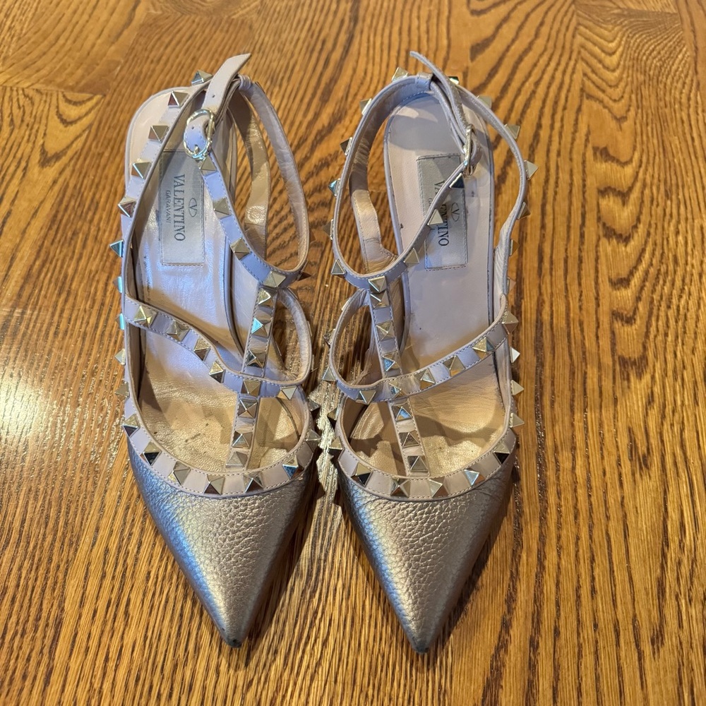 Valentino Garavani Metallic Rockstuds Size 36.5